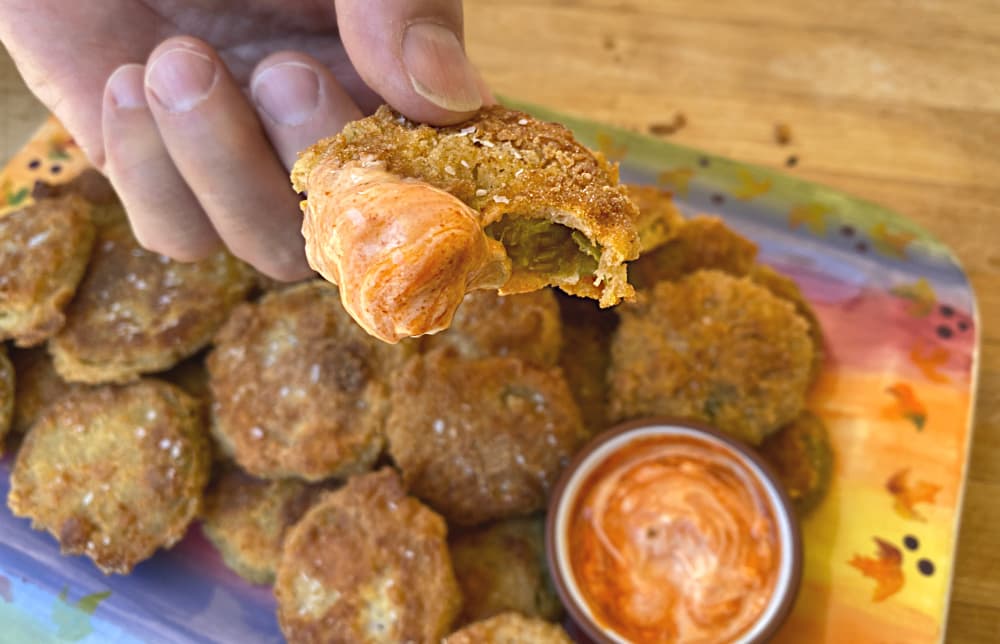 dipping fried green tomato slice sriracha mayo