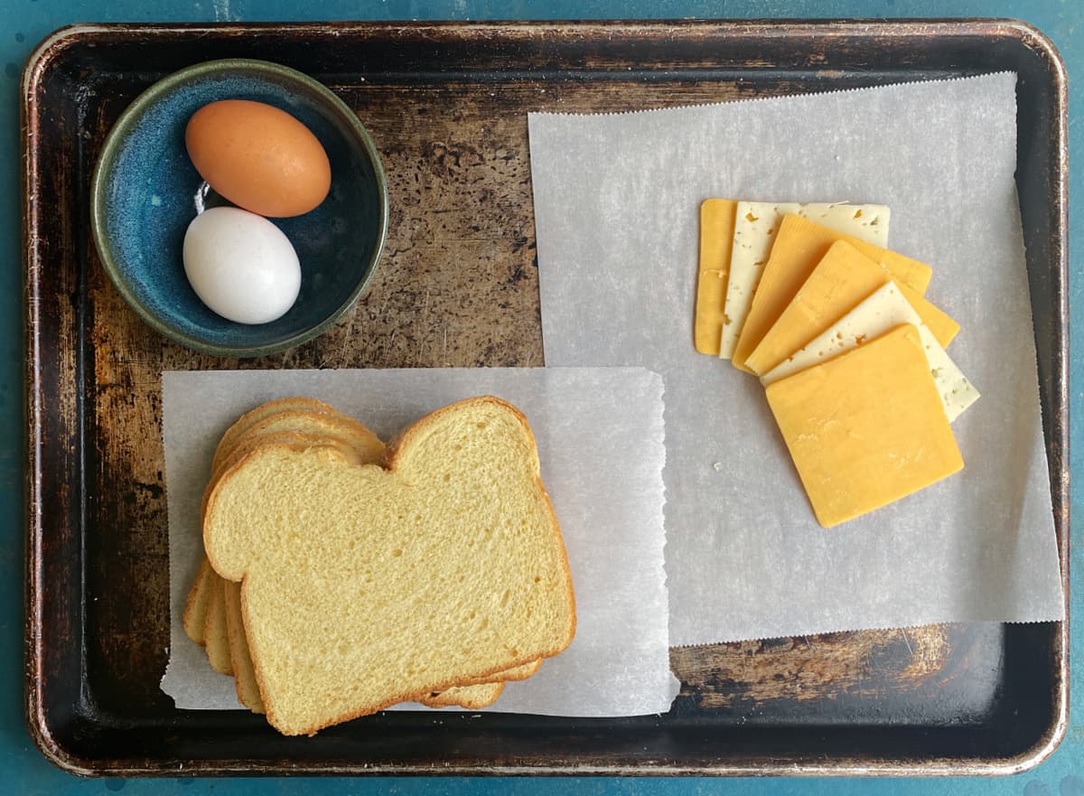 Egg-in-a-Hole Grilled Cheese Sandwich Recipe