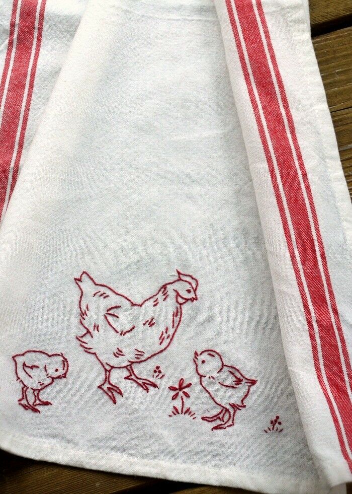 Redwork Chicken Tea Towel {with Free Pattern}