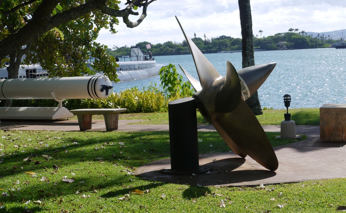 Submarine propeller on a grassy section between the submarine museum and the lagoon. 