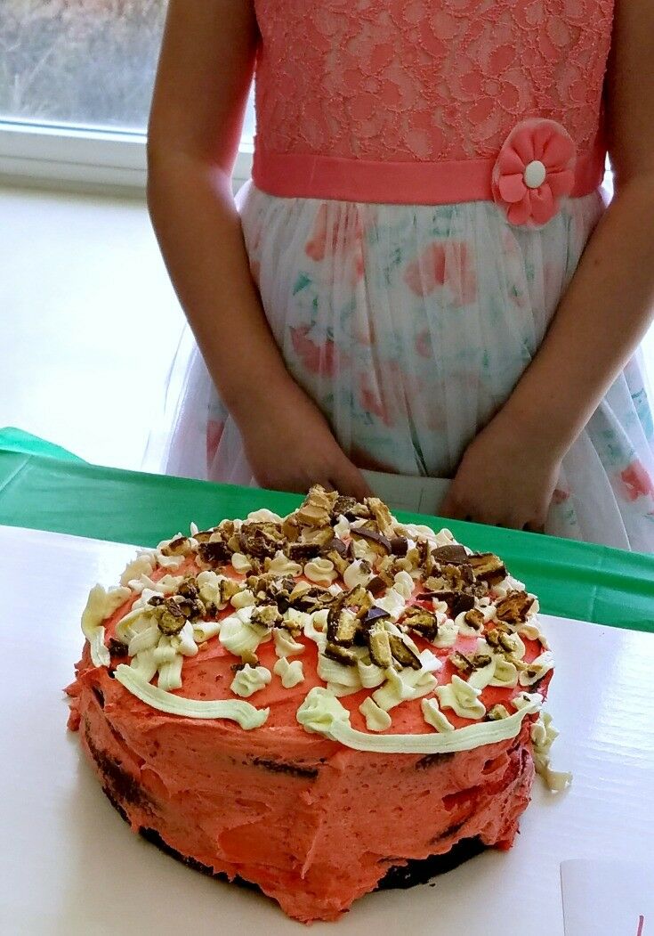 Matching Cake & Dress - Girl Scout Cookie Recipe Bake-off | The Good Hearted Woman