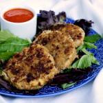 Pacific Northwest Dungeness Crab Cakes with Roasted Red Pepper Sauce | The Good Hearted Woman
