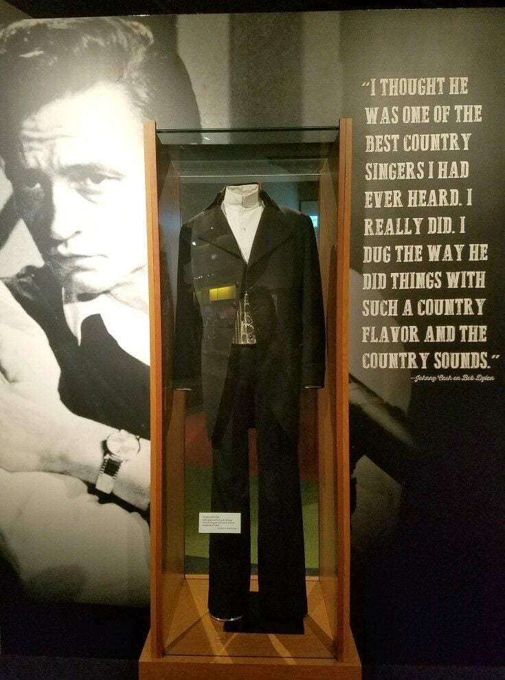 Images and quote of Johnny Cash. 