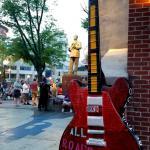 WC Handy Statue - Walking in Memphis {Must-Dos for Music Lovers} | The Good Hearted Woman