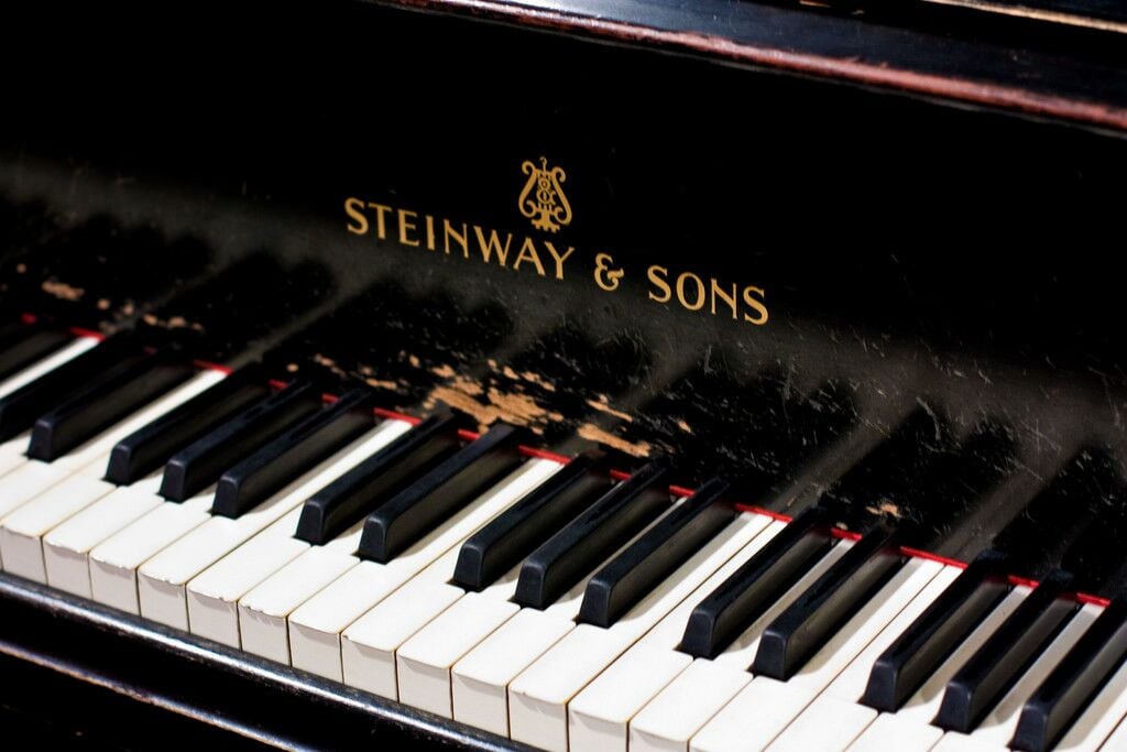 Close-up of Elvis Steinway keyboard. Photo Credit:  Geoff White  via Flickr [CC BY-NC-ND 2.0]