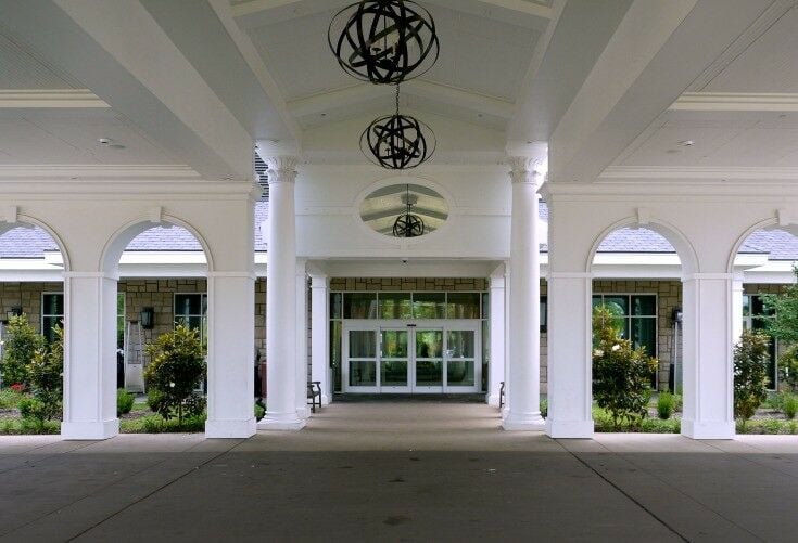Front Entrance - The Guest House at Graceland | The Good Hearted Woman