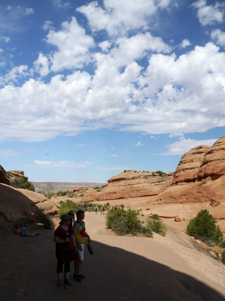 Best Tips for Hiking Delicate Arch Trail | The Good Hearted Woman