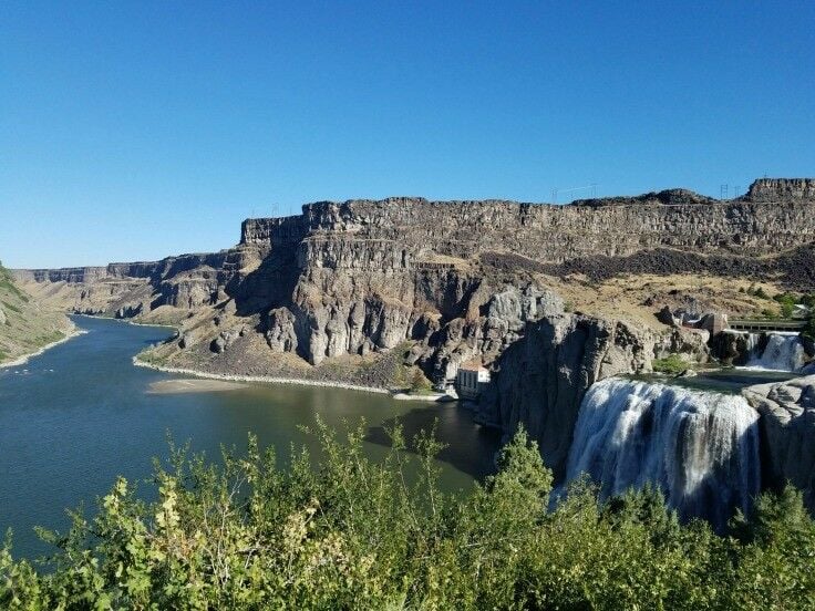 Shoshone Falls, looking down the river.