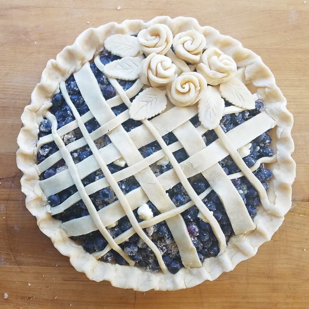 Easy Pie Dough Roses (Pastry Roses) • The Good Hearted Woman