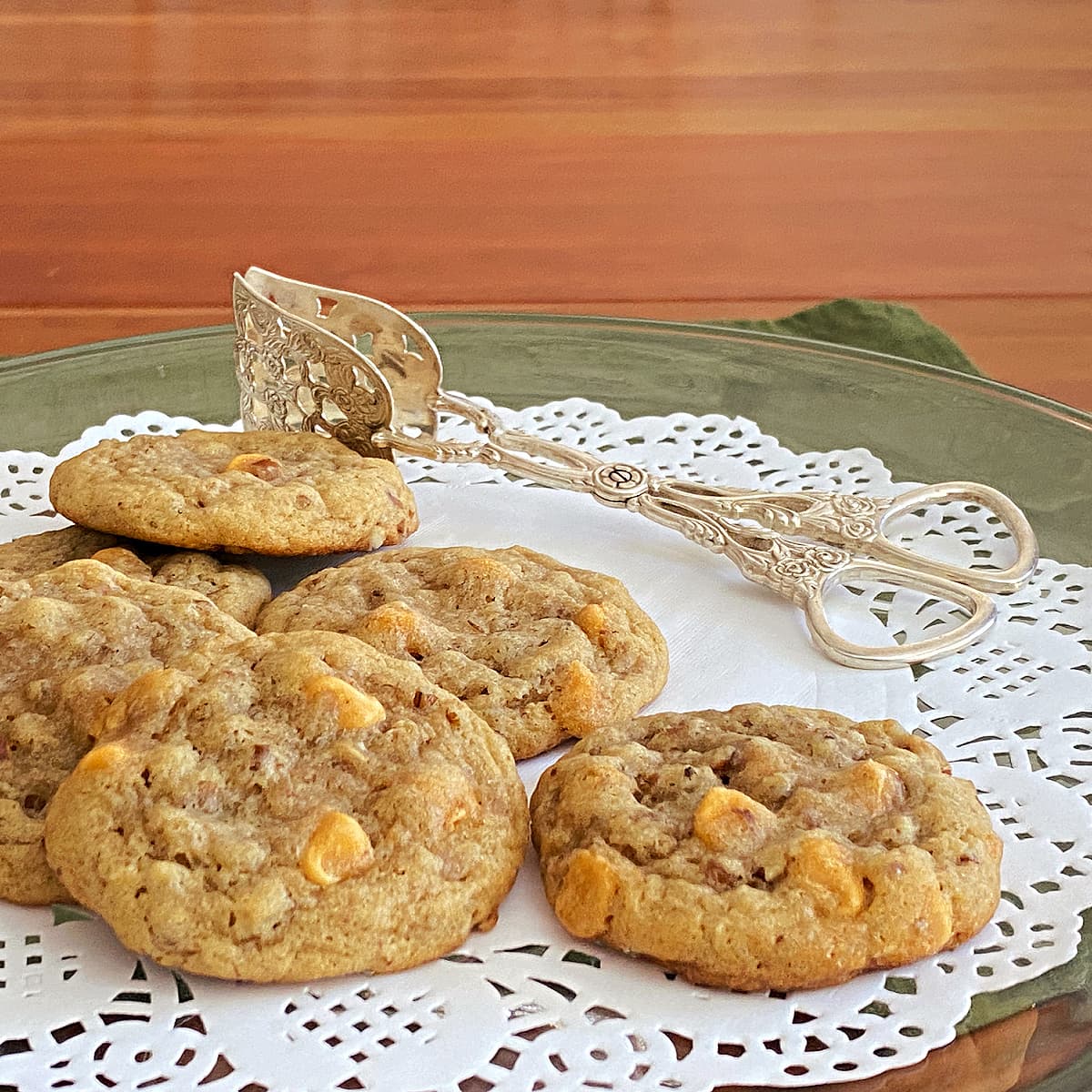 Fresh-baked butterscotch pecan cookies served as welcome treats at a Southern Oregon bed and breakfast